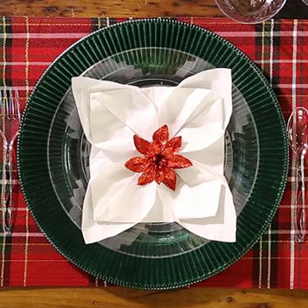 Poinsettia Napkin Fold