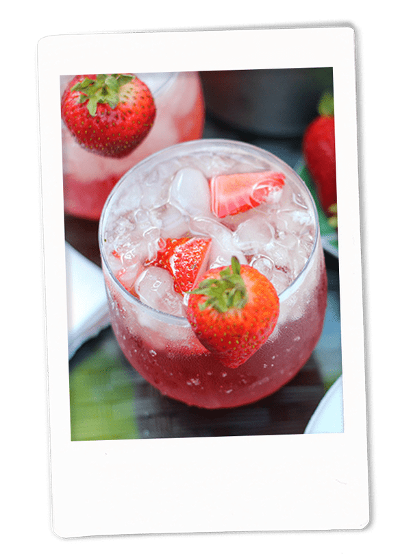 Sparkling Strawberry Rosé Cocktail