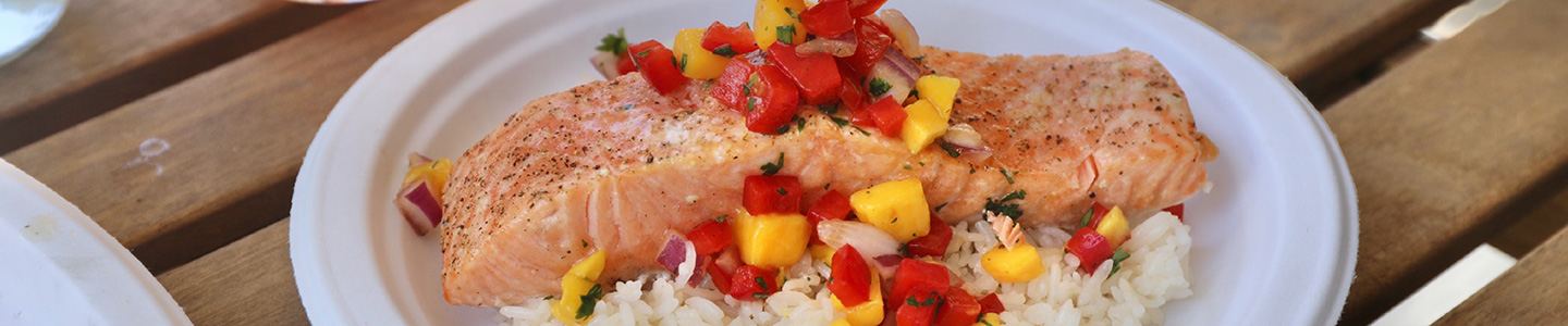 Grilled salmon with mango salsa